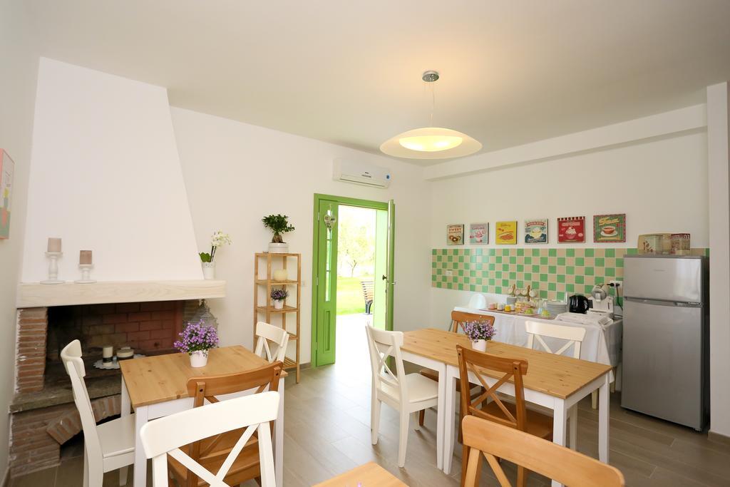Bed And Breakfast Country Cottage Civitavecchia Bagian luar foto